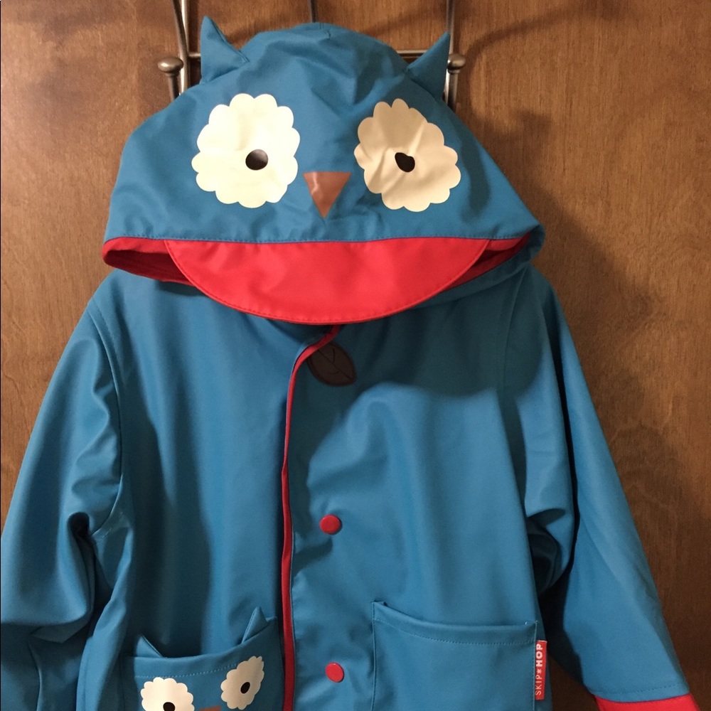 NEW: 2T owl raincoat, Skip Hop